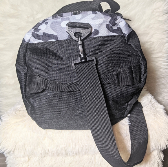 NWT Champion Duffle Bag Unisex - Picture 7 of 12